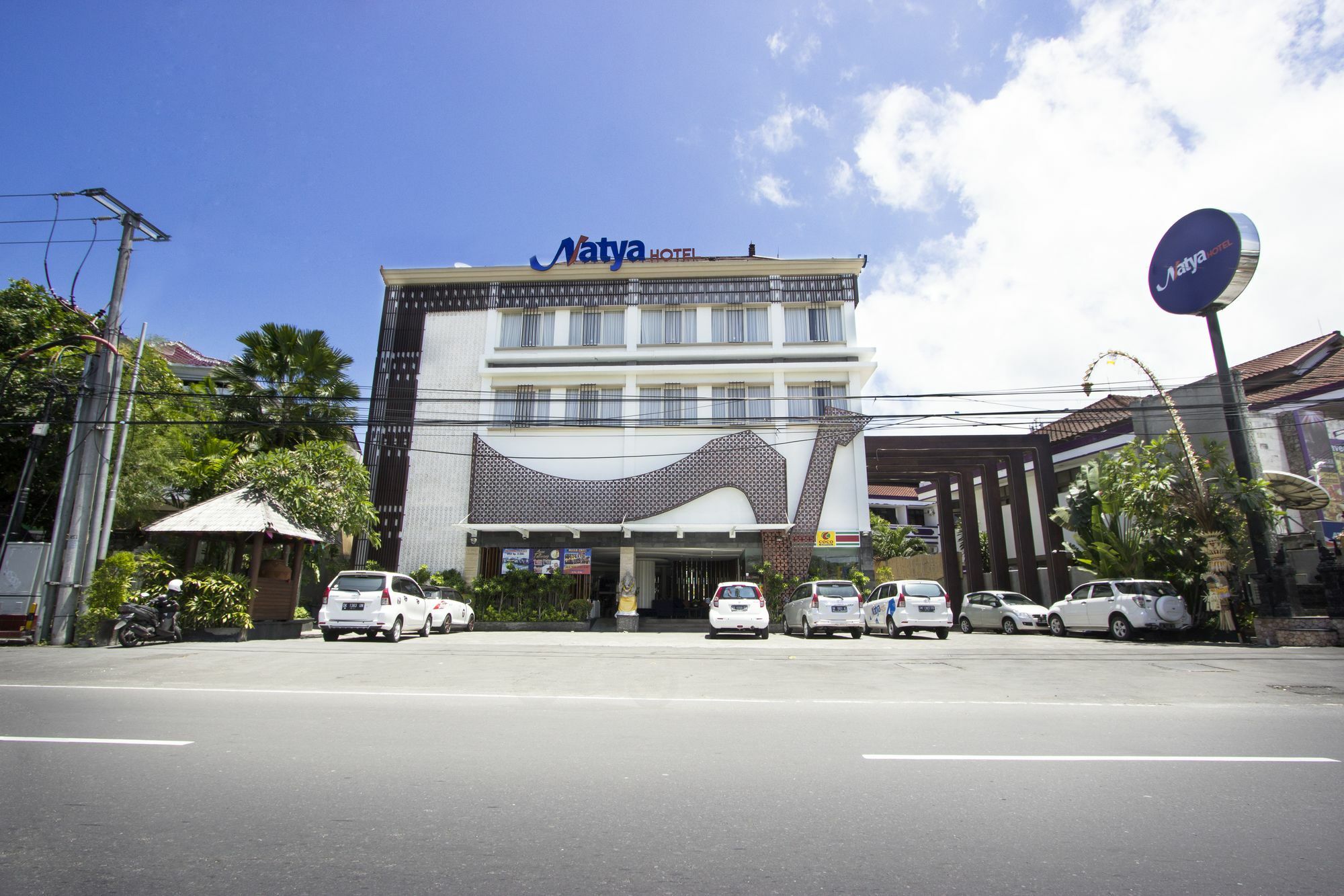 קוטה לומבוק Natya Hotel Kuta מראה חיצוני תמונה